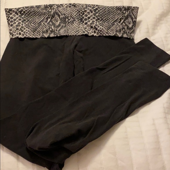 Victoria secret leggings - Picture 3 of 3